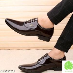 Trendy formal men shoes one time offers available due to festival
